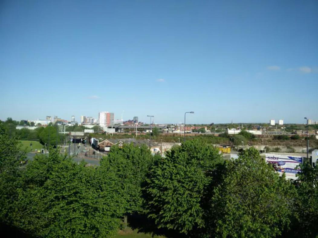 Dan'S House Apartment Manchester Bagian luar foto