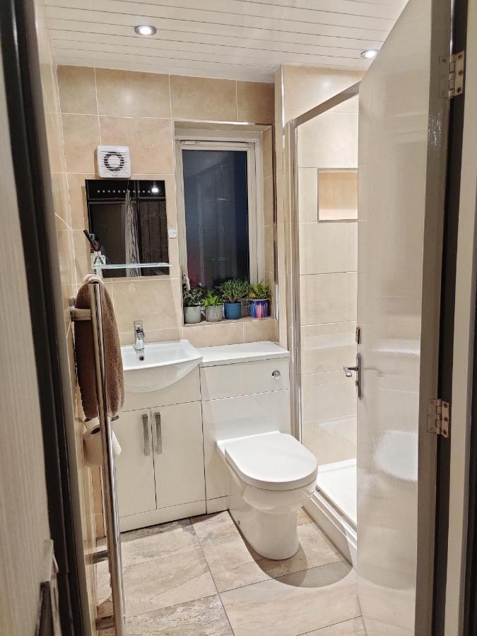 Dan'S House Apartment Manchester Bagian luar foto
